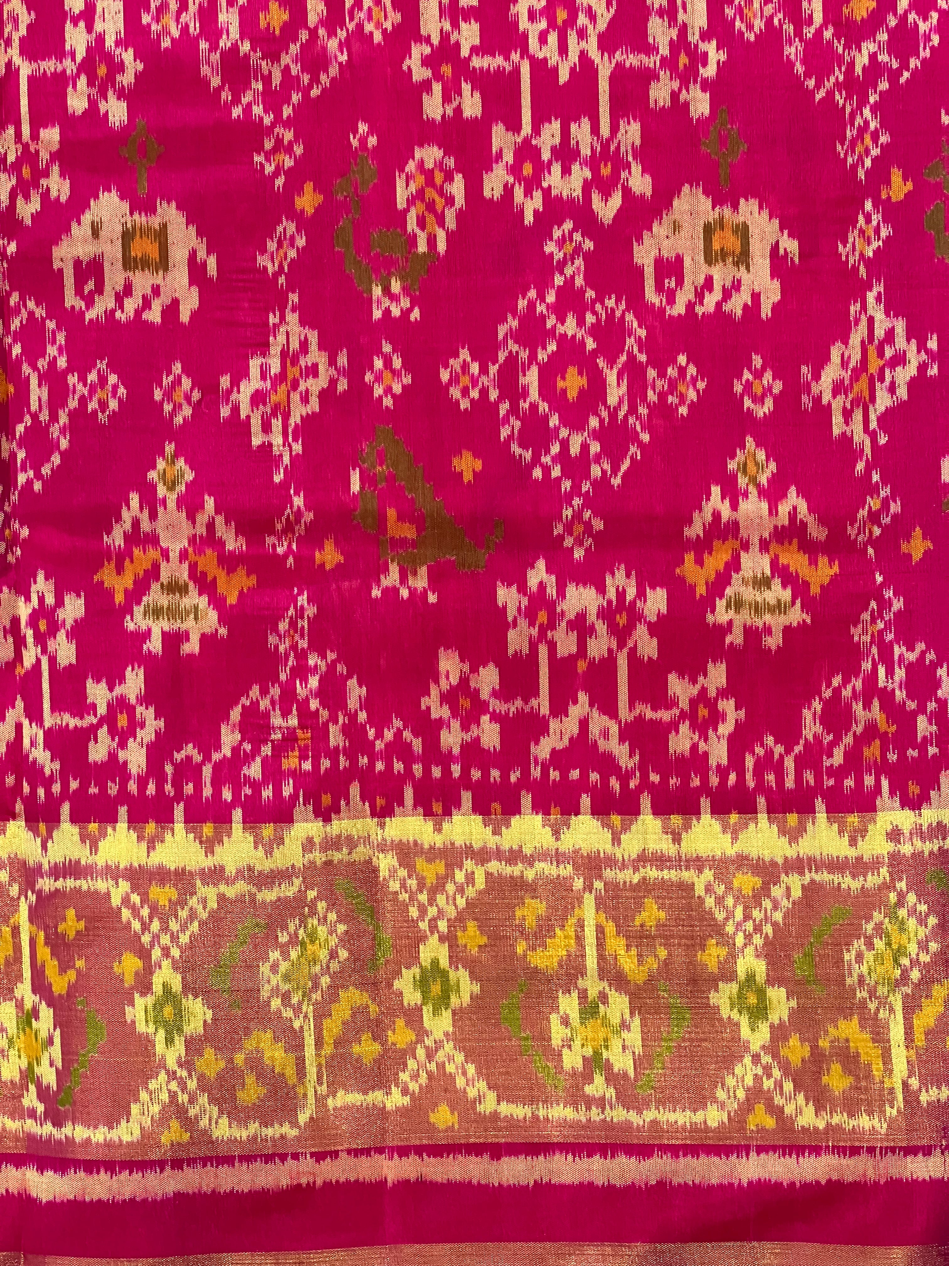 Figure With Navratna Design Handwoven Patola Silk Saree