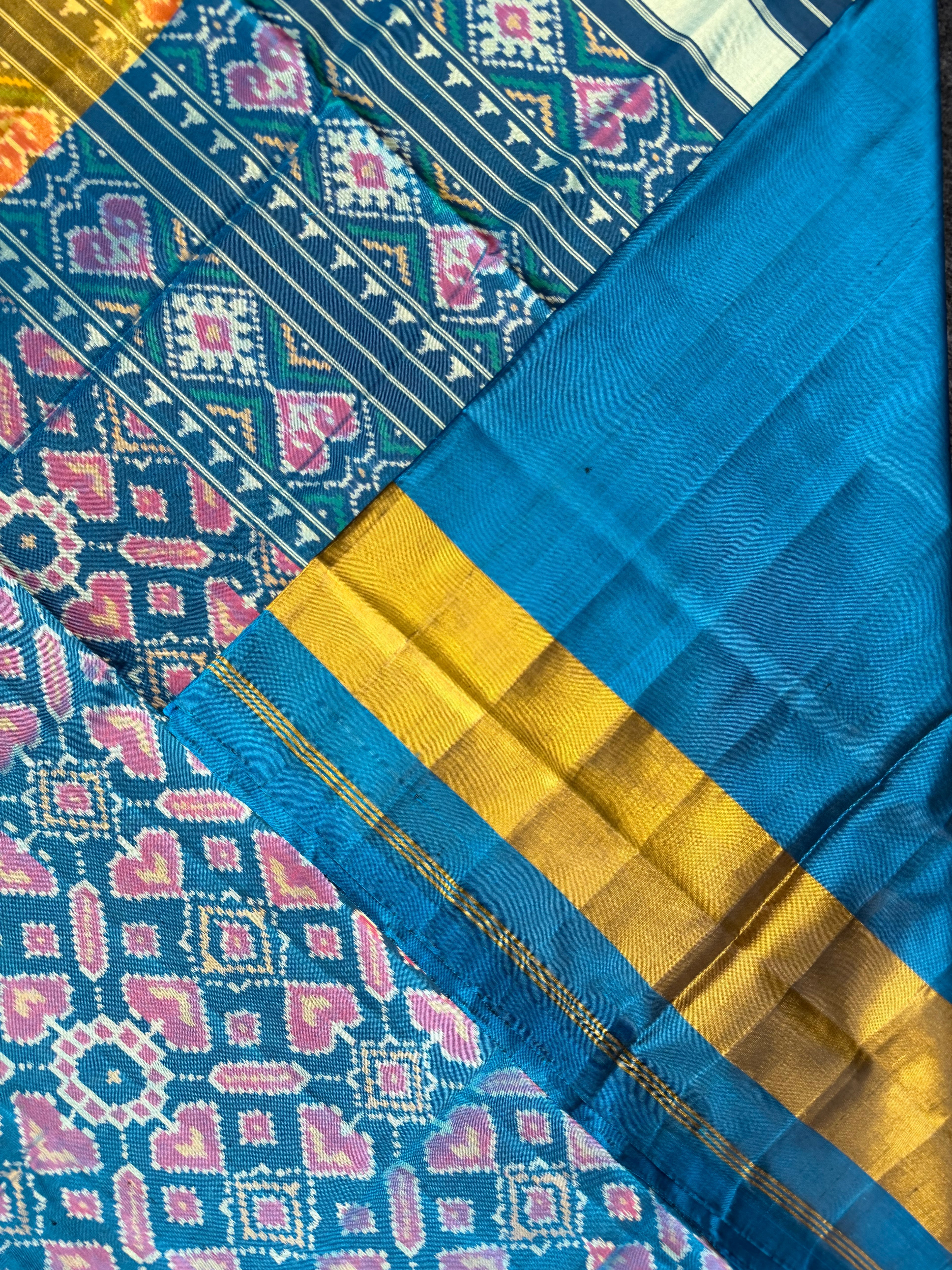 Manekchowk Traditional Design Handwoven Patola Silk Saree