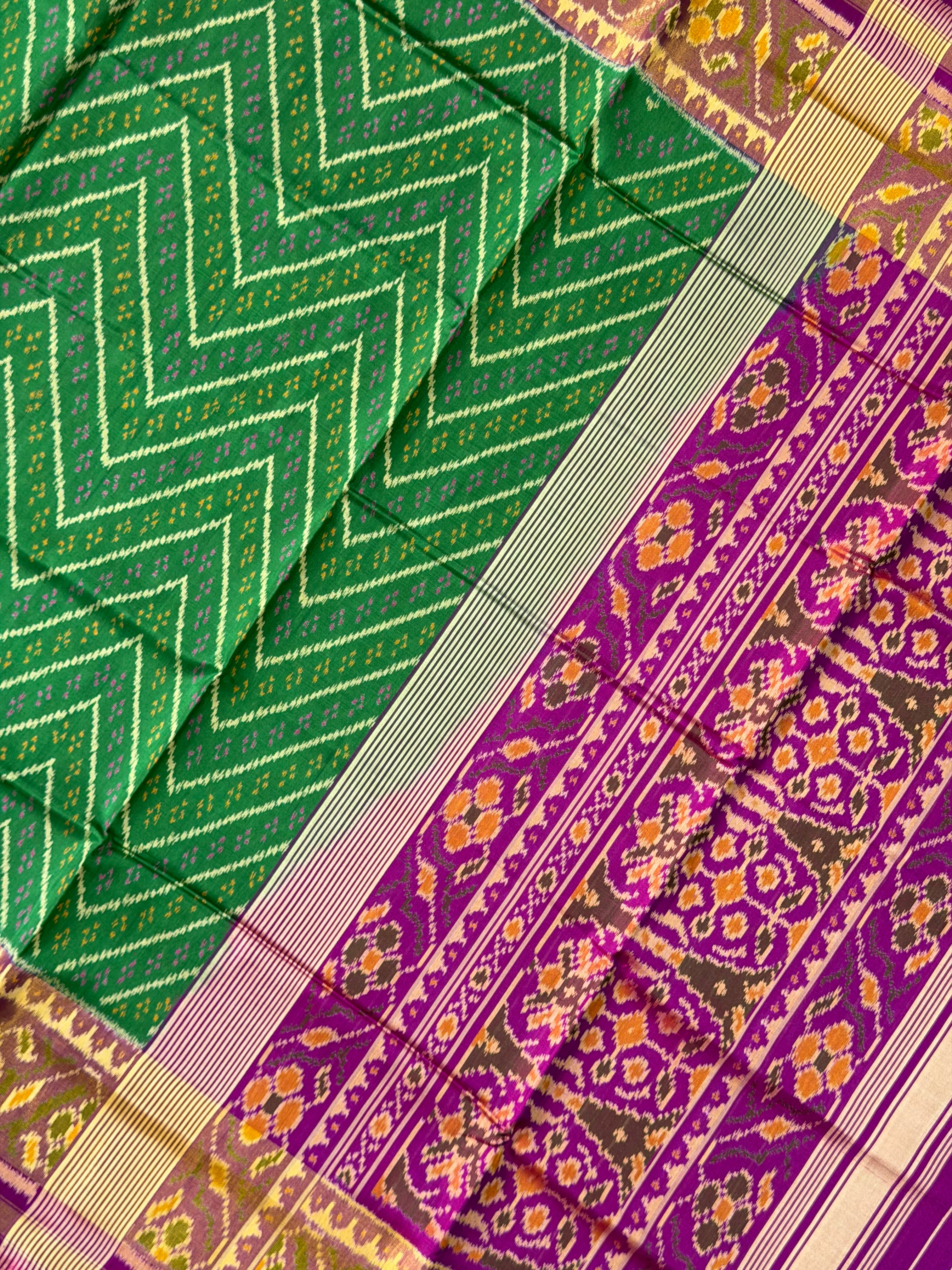 Laheriya Zigzag Handwoven Patola Silk Saree