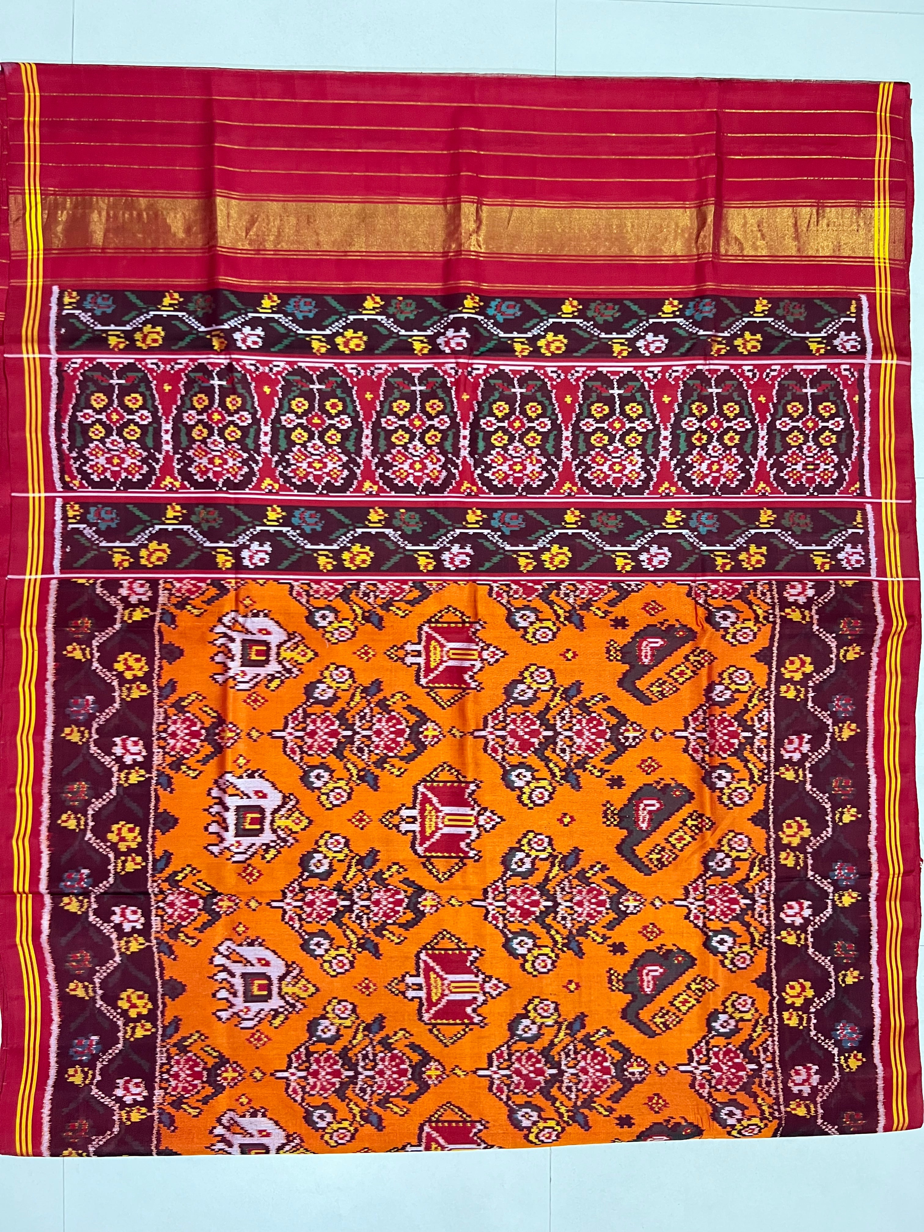 Motifs Traditional Design Handwoven Patola Silk Saree Secondary image