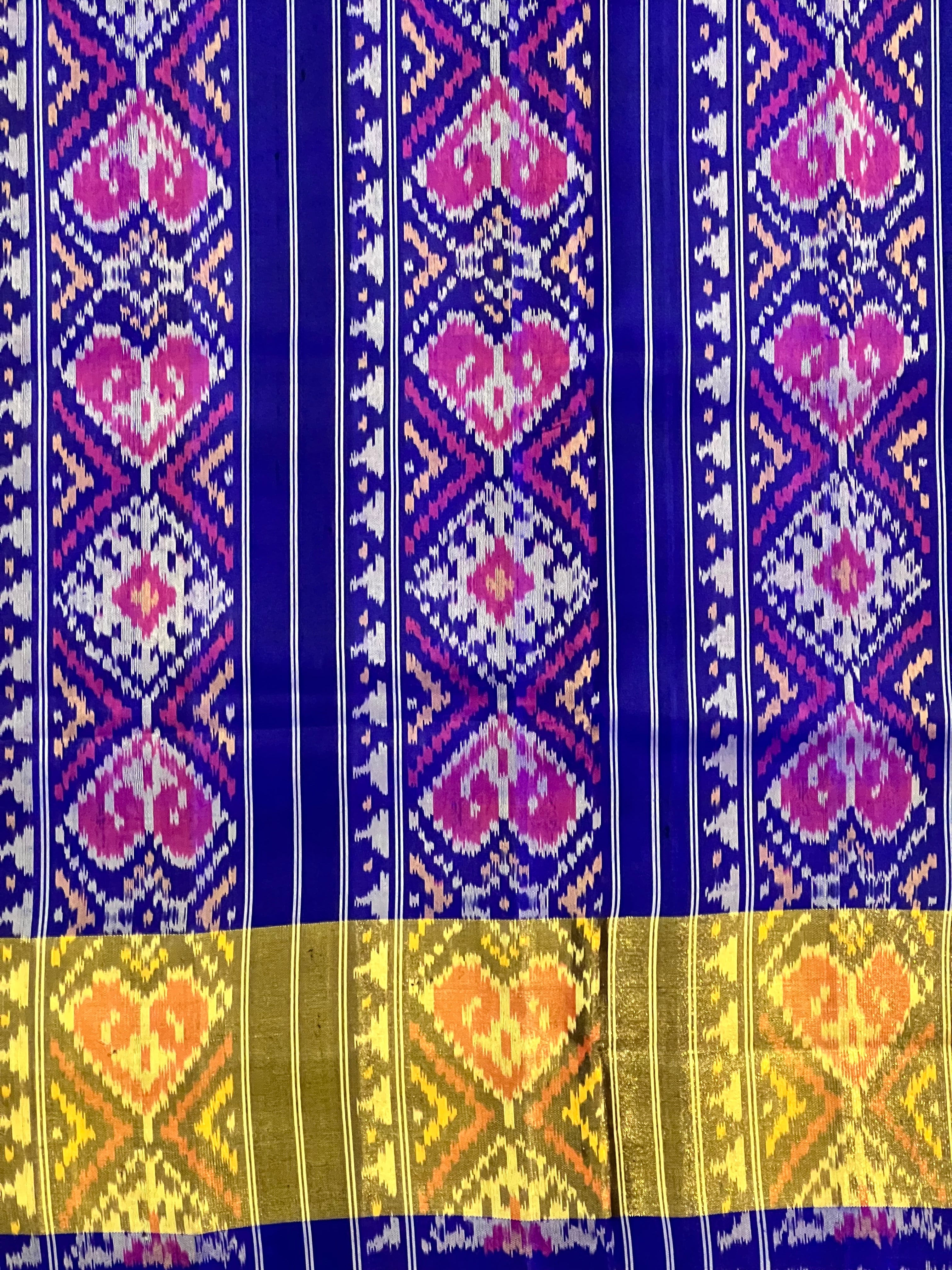 Pan-Chanda Traditional Design Handwoven Patola Silk Saree