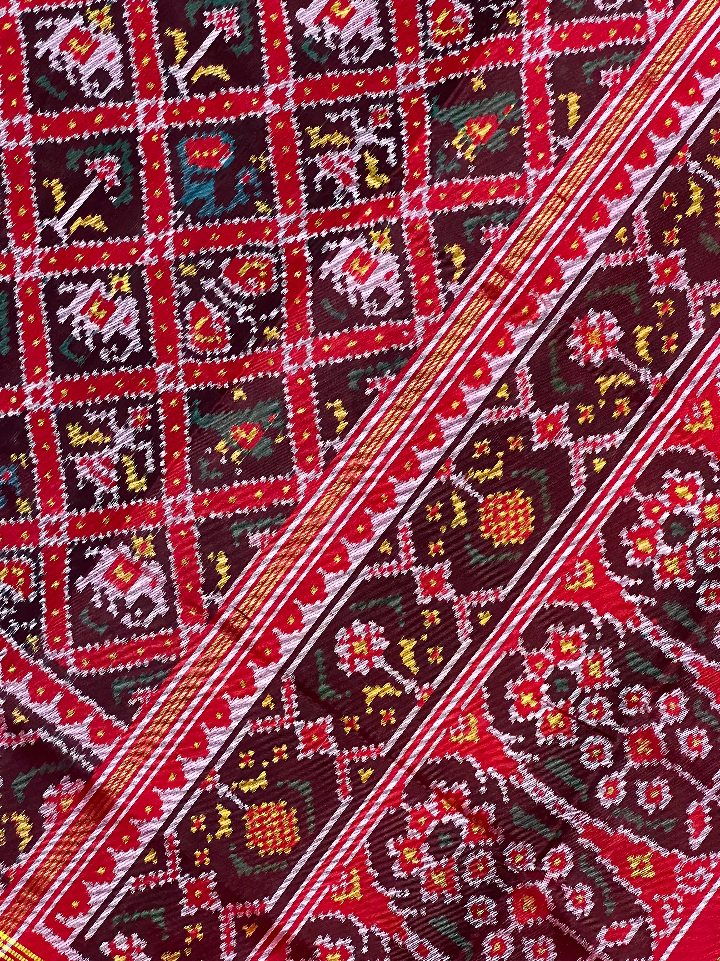 Typical Narikunj Traditional Design Handwoven Patola Silk Saree