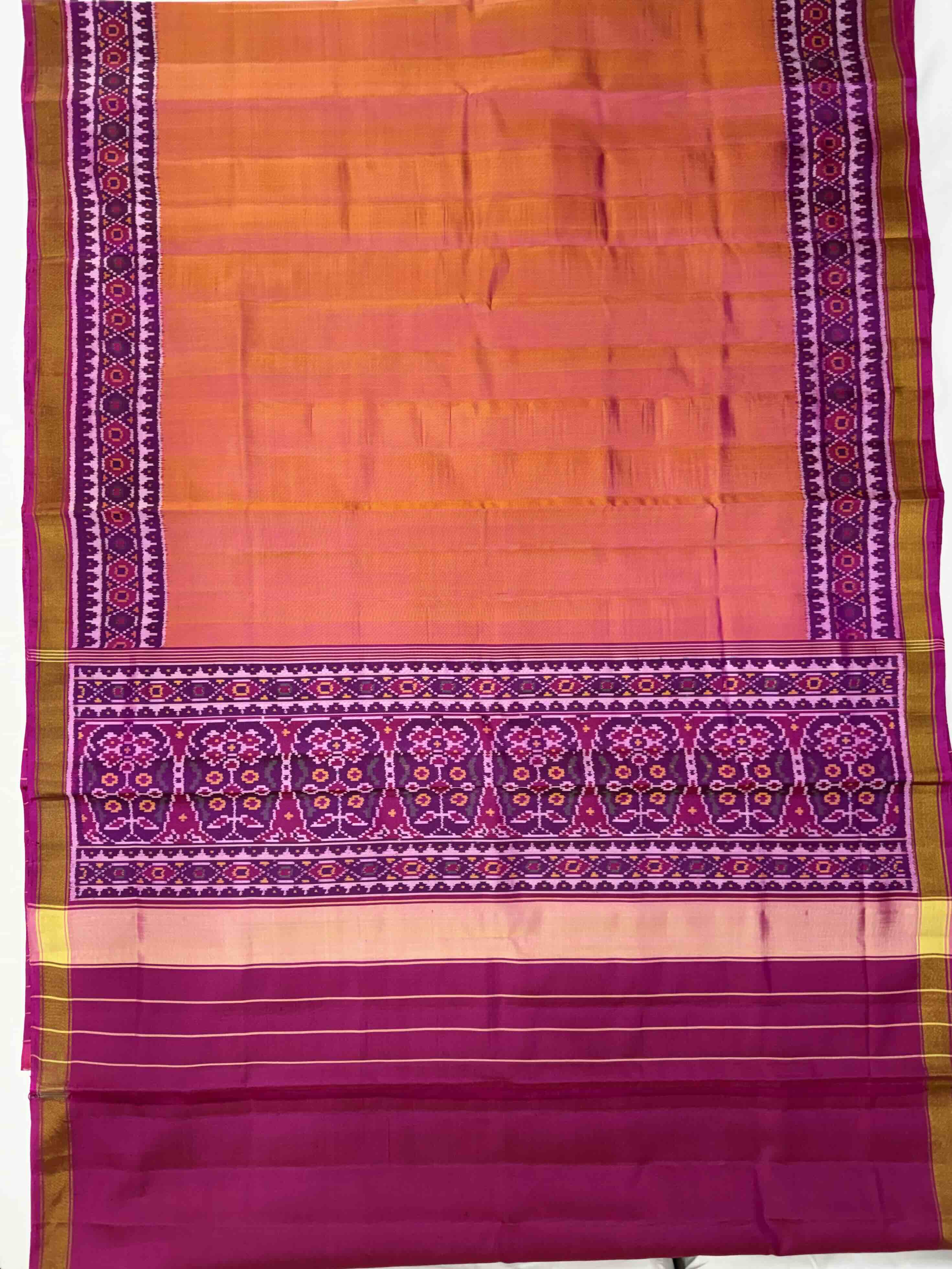 Plain gala Border Handwoven Patola Silk Saree Secondary image