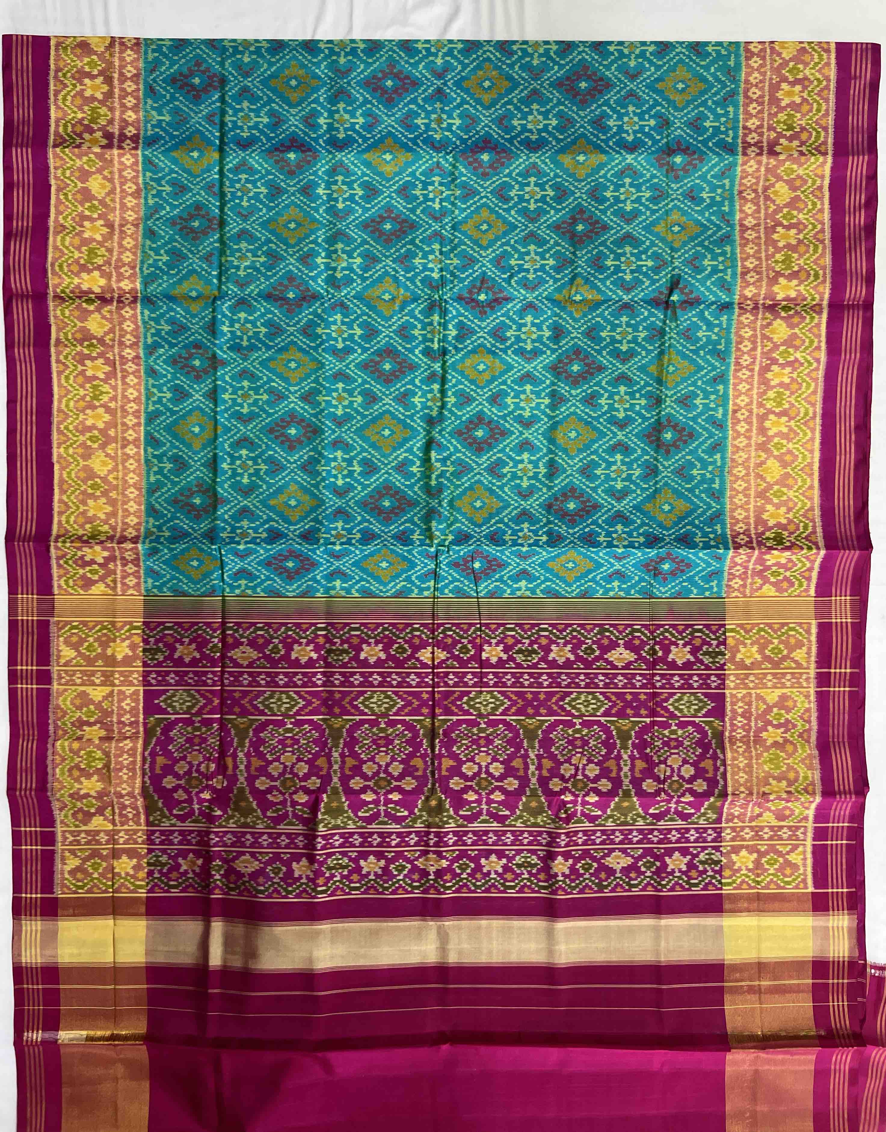 Pan-Chanda Traditional Design Handwoven Patola Silk Saree Secondary image