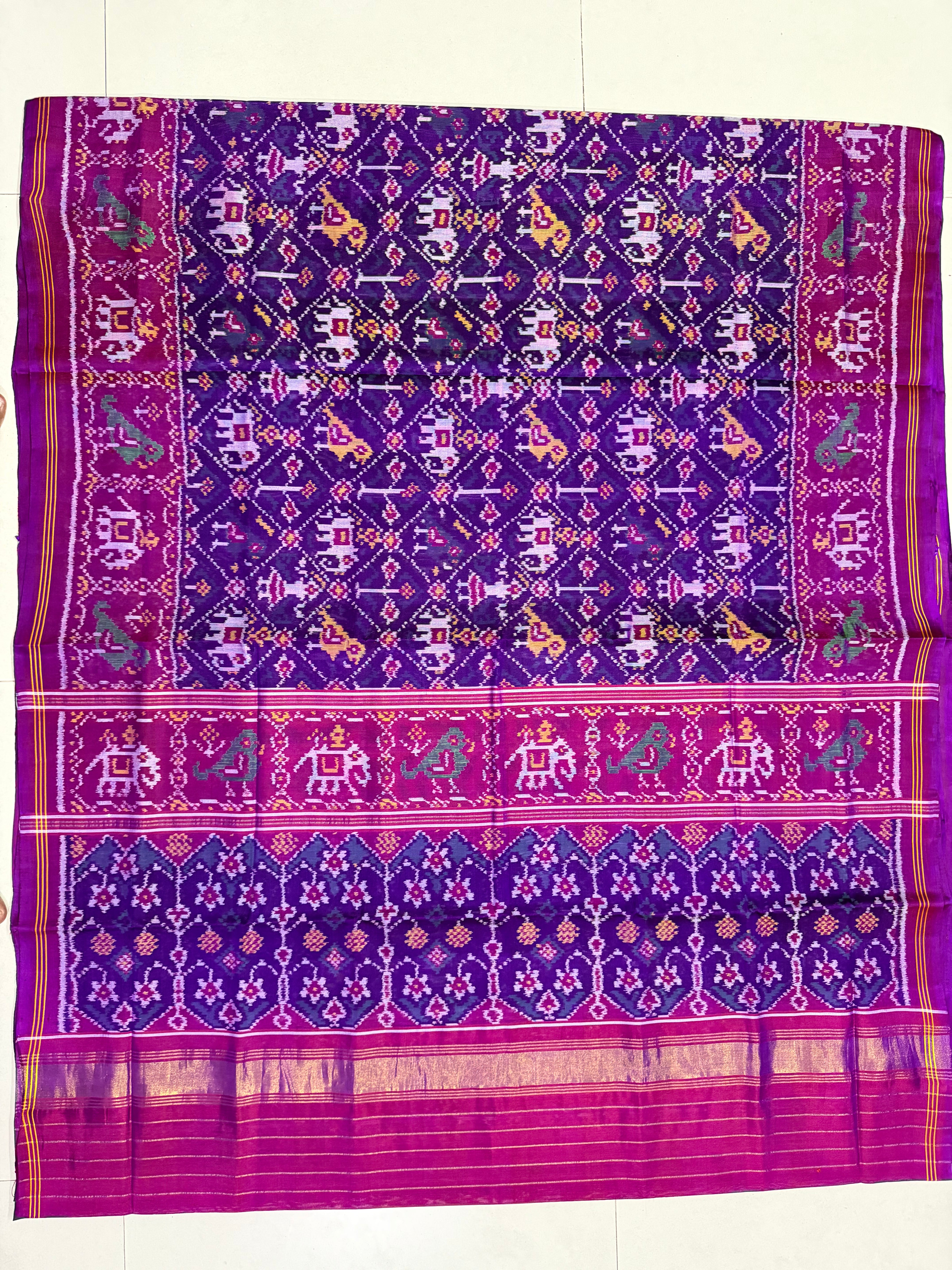 Narikunj Traditional Design Handwoven Patola Silk Saree Secondary image