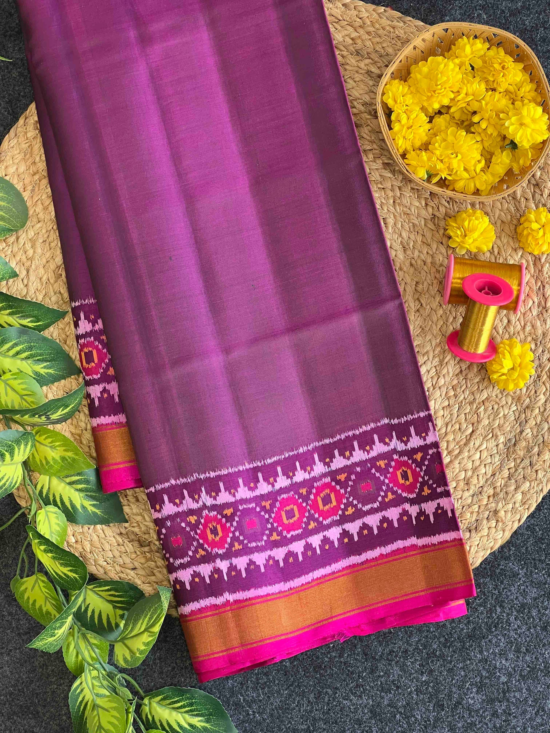 Plain gala Border Handwoven Patola Silk Saree Main image