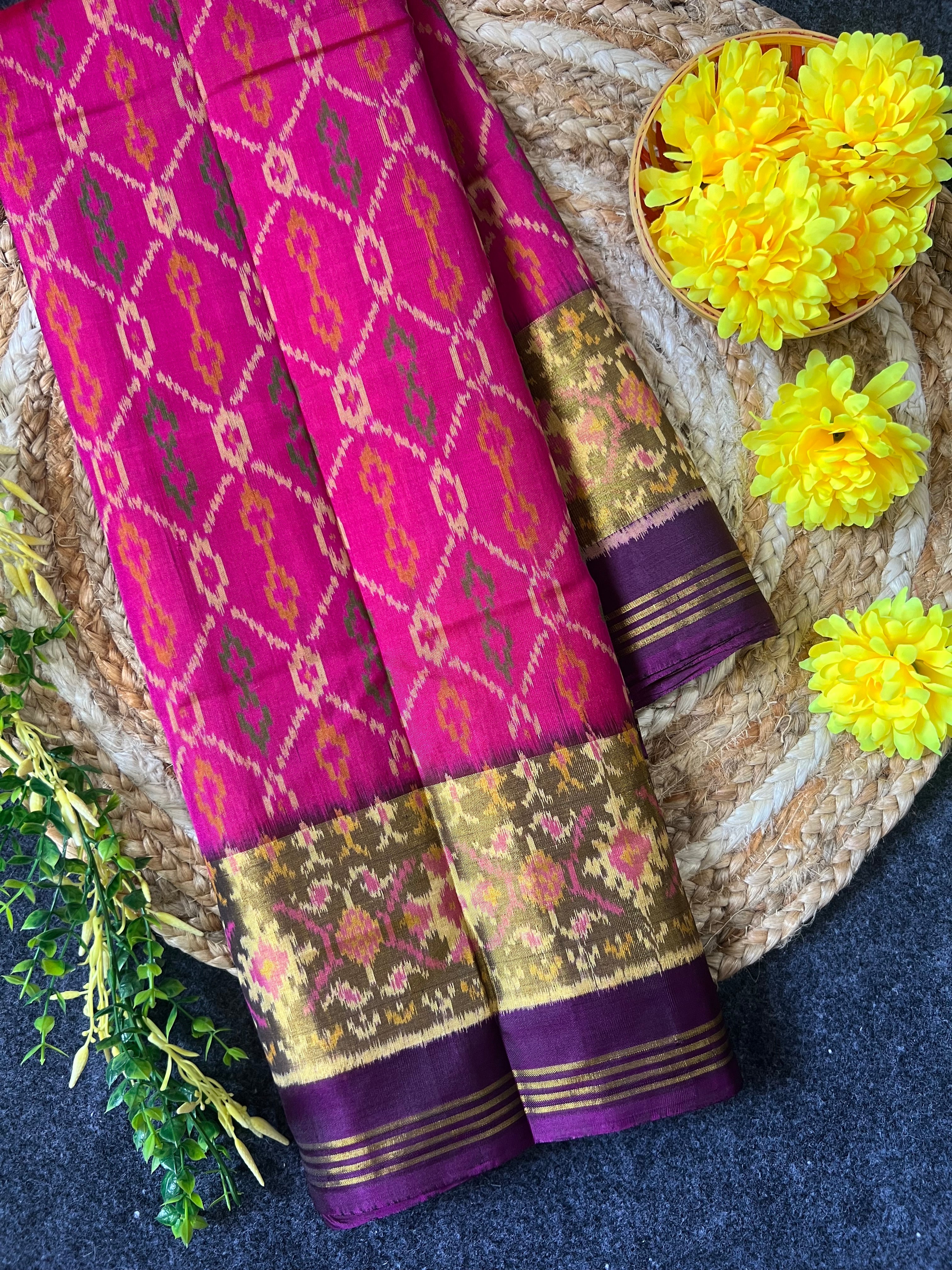 Fancy Design Handwoven Patola Silk Saree Main image
