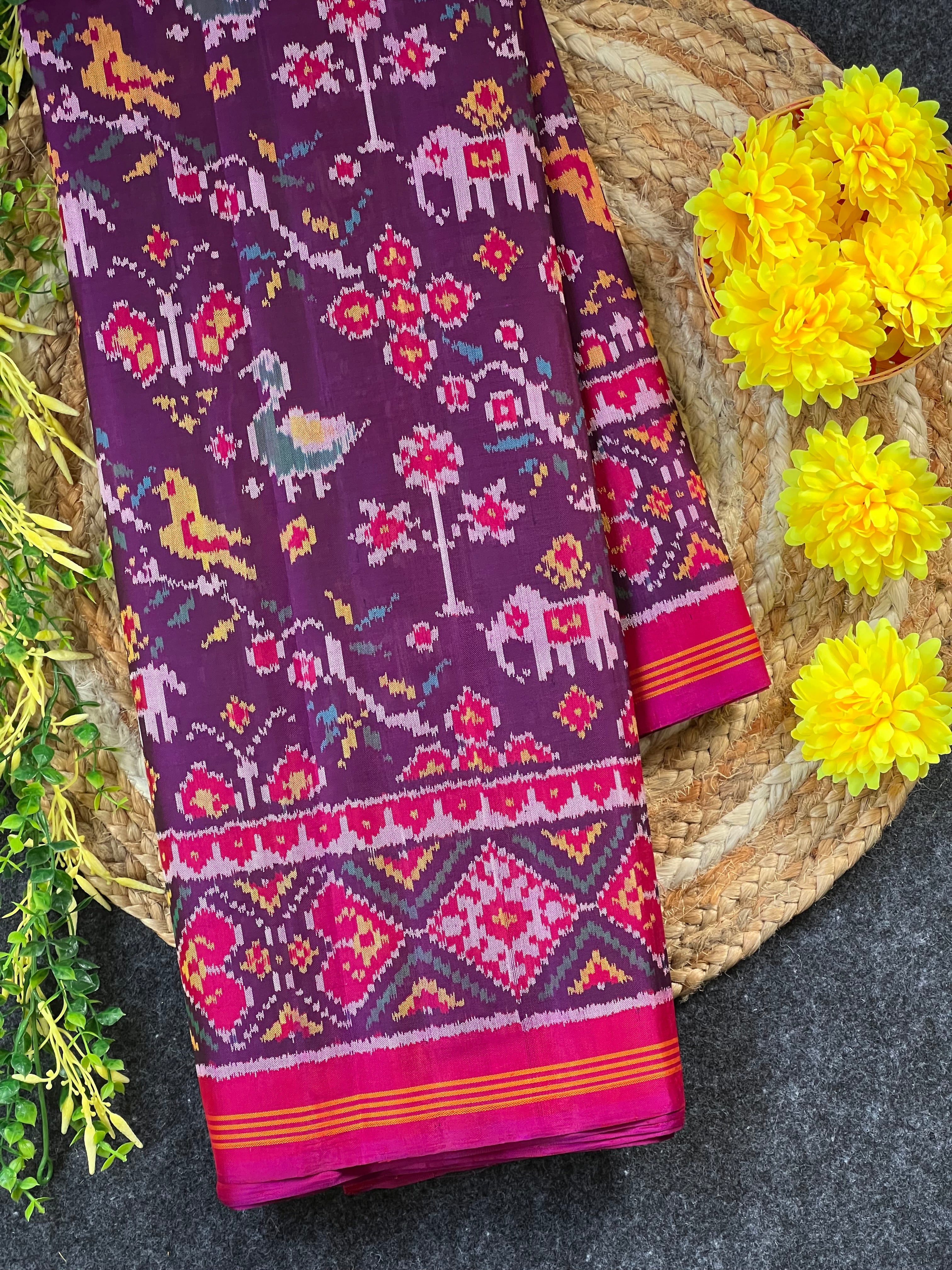 Exclusive Motifs Design Handwoven Patola Silk Saree Main image
