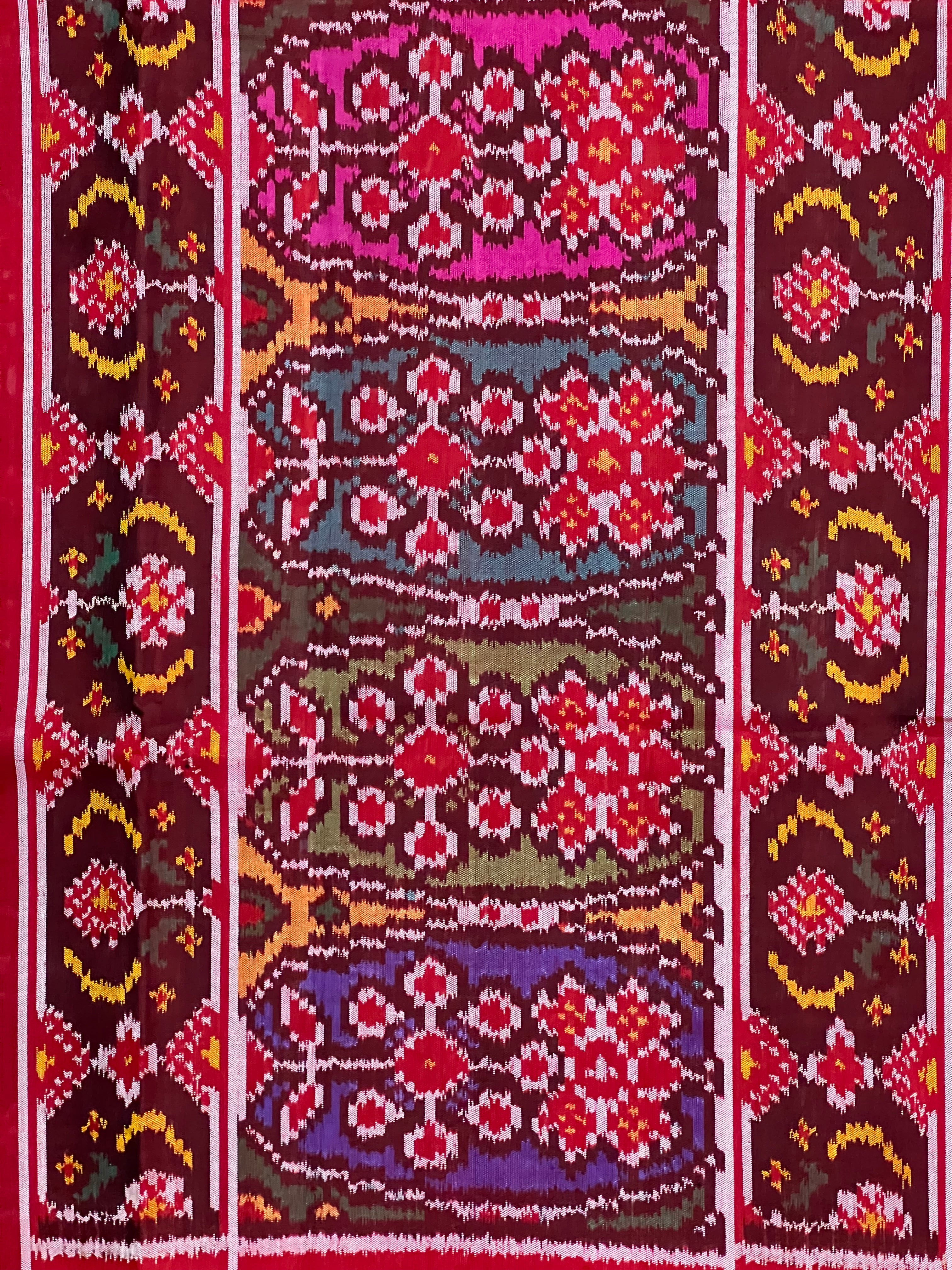 Motifs Traditional Design Handwoven Patola Silk Saree