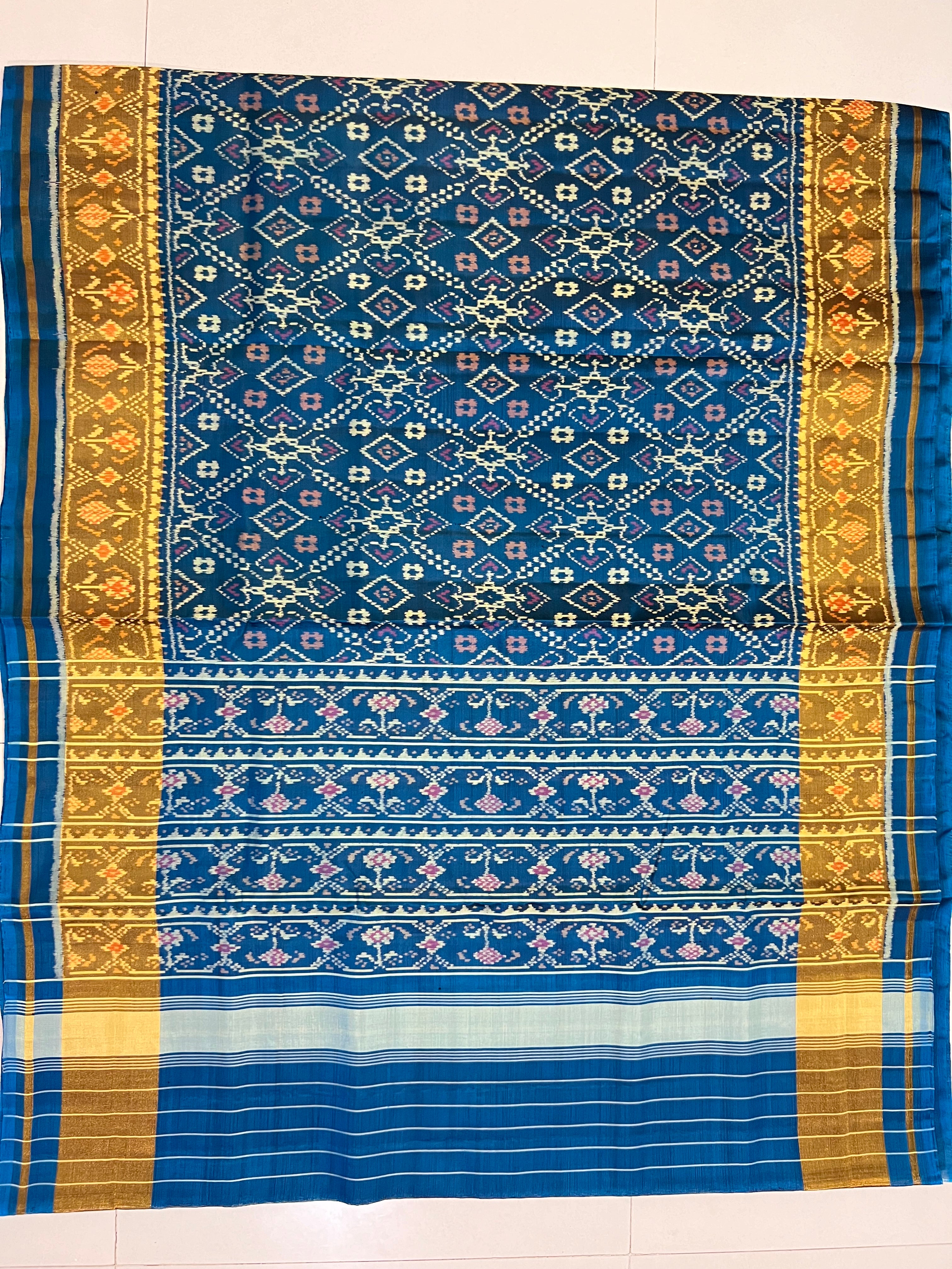 Manekchowk Traditional Design Handwoven Patola Silk Saree Secondary image