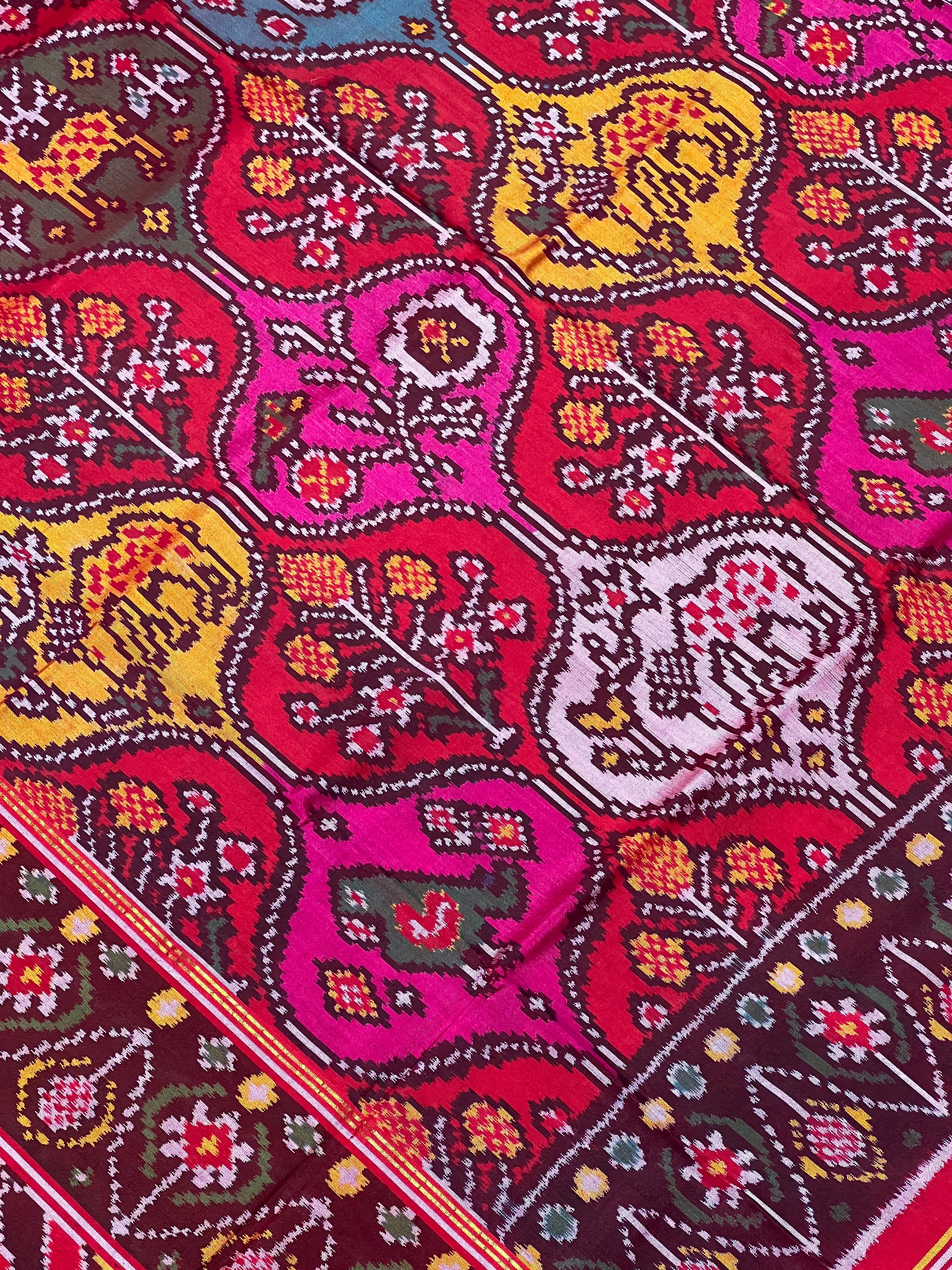 Exclusive Motif Traditional Design Handwoven Patola Silk Saree