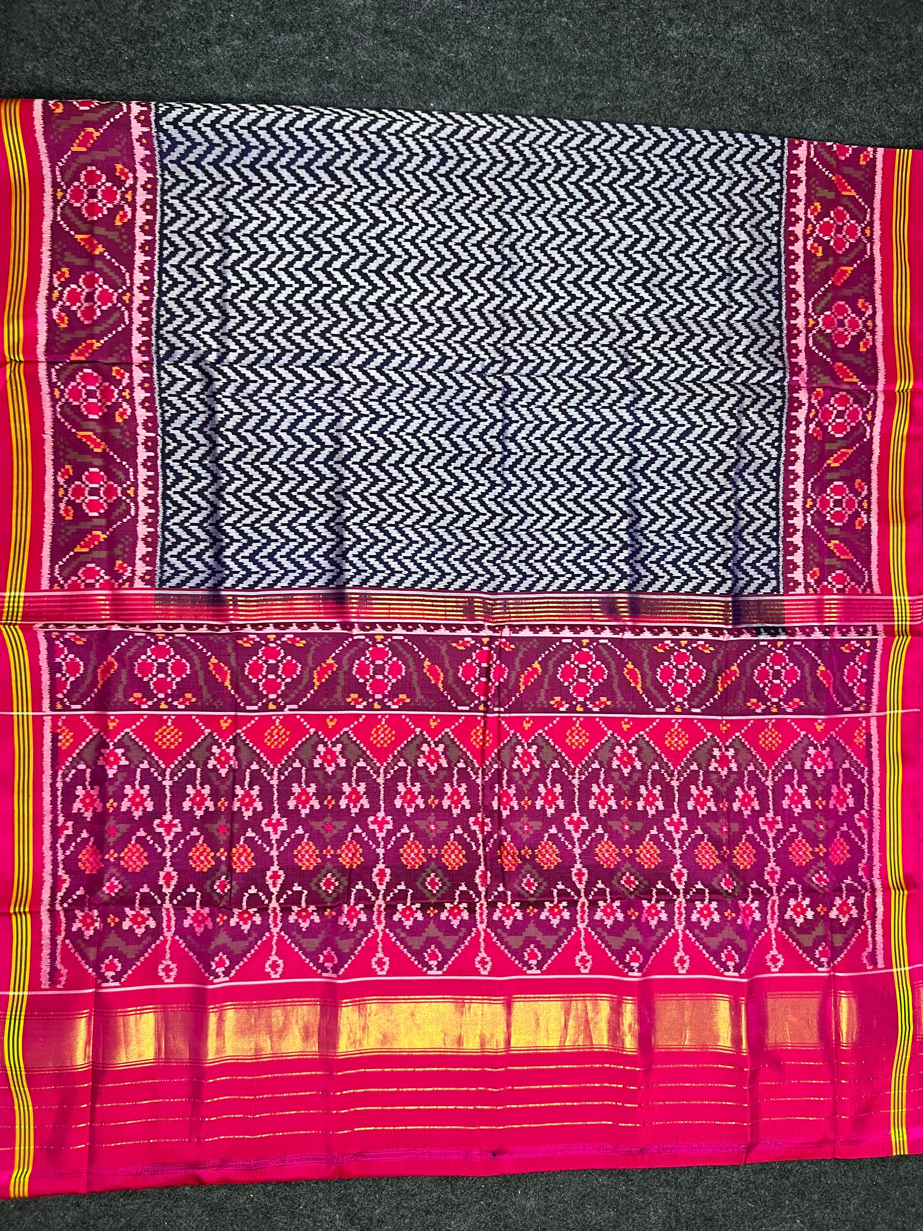 Laheriya Design Handwoven Patola Silk Saree Secondary image