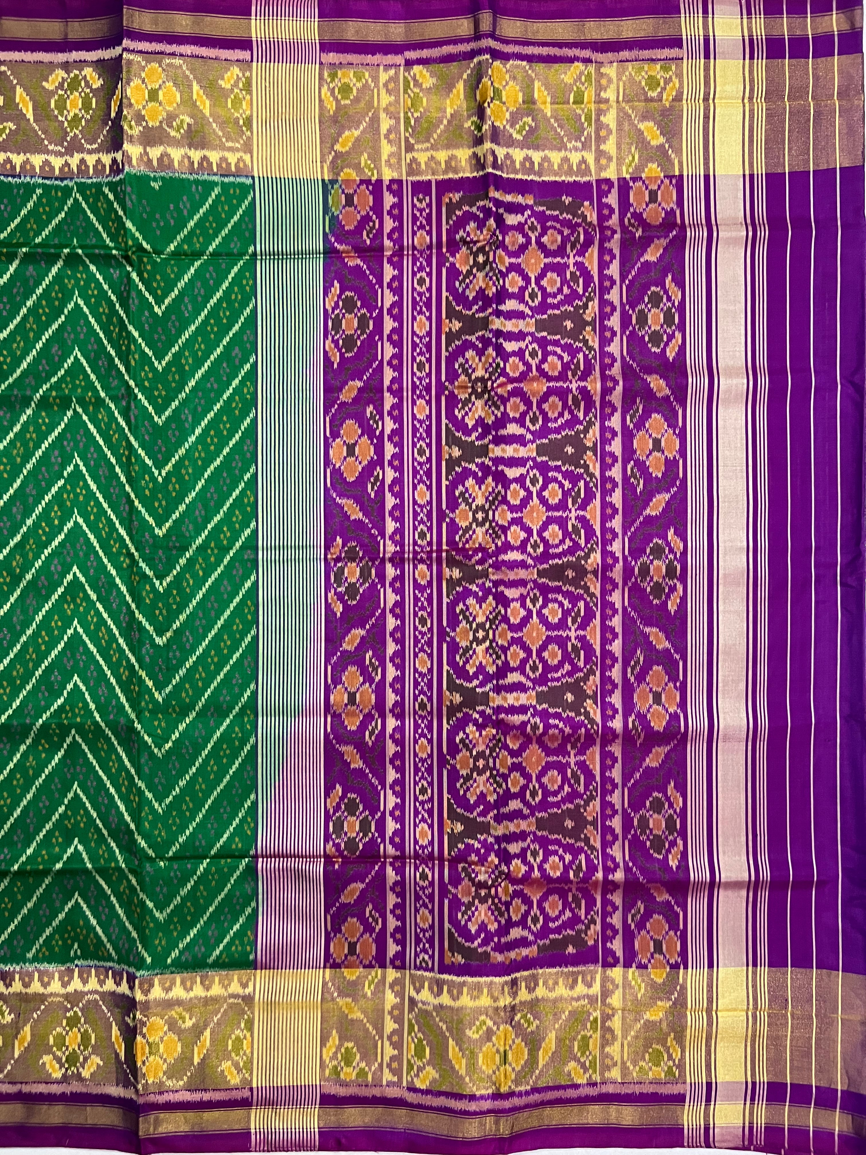 Laheriya Zigzag Handwoven Patola Silk Saree