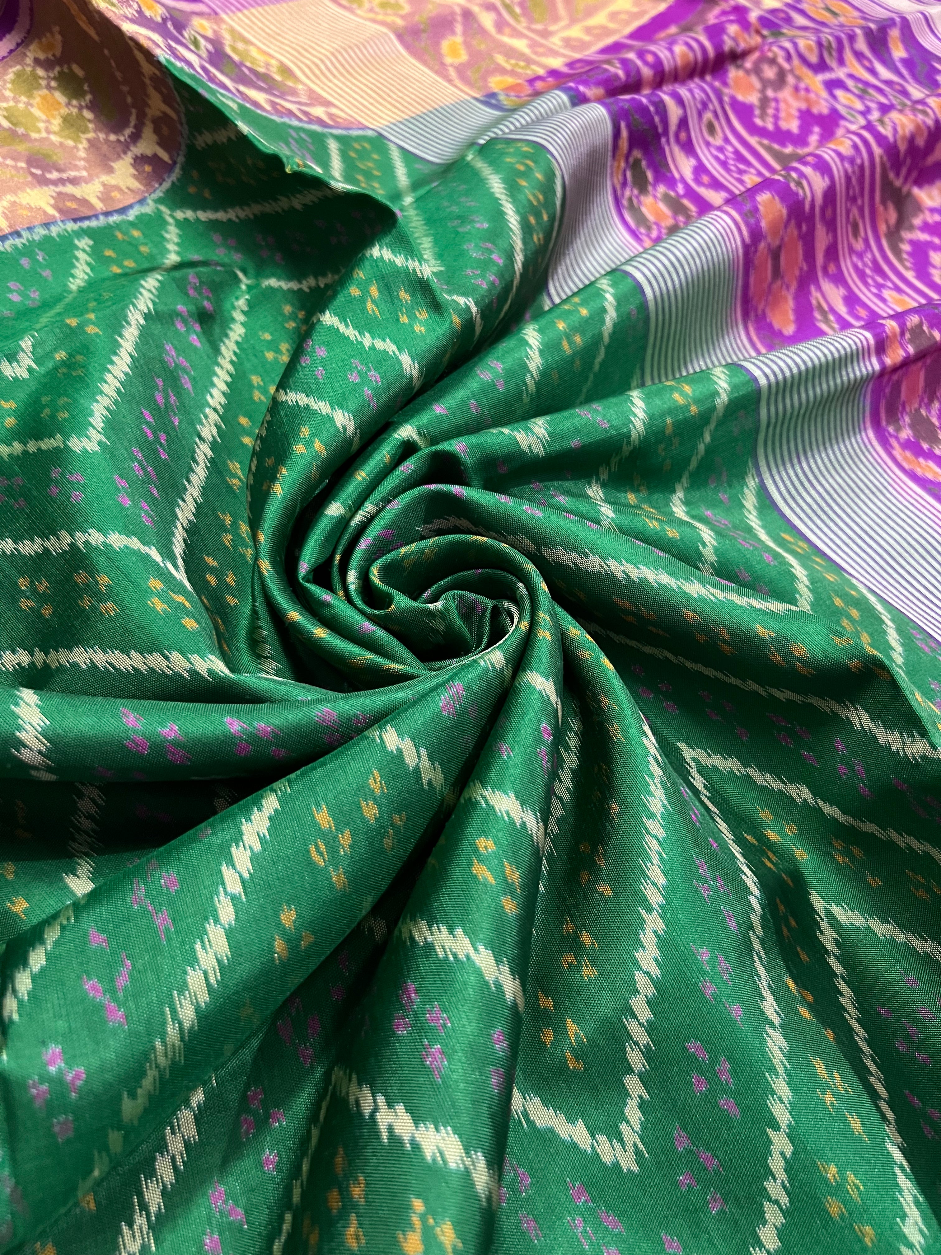 Laheriya Zigzag Handwoven Patola Silk Saree Secondary image