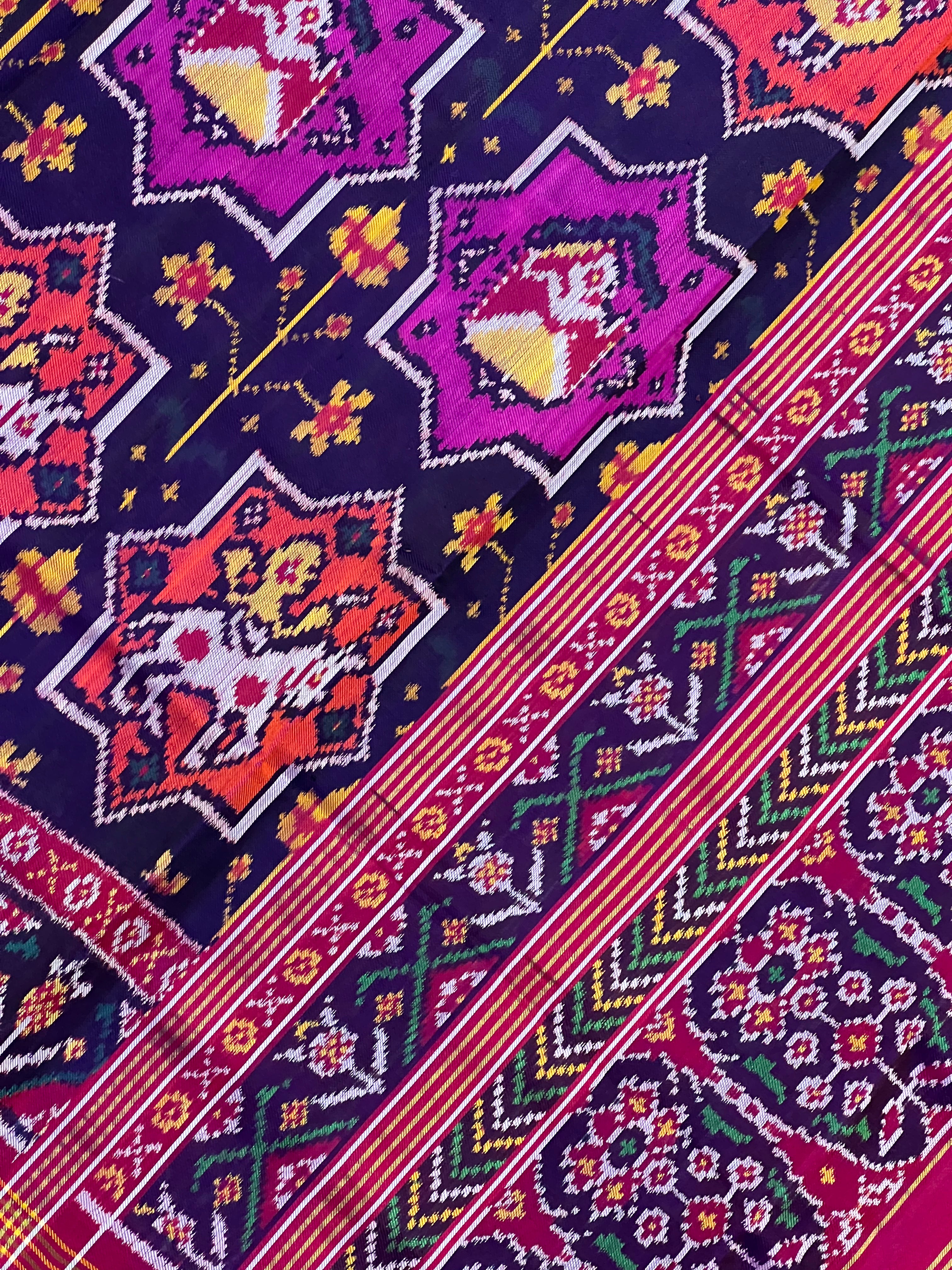 Twill Weaving Handwoven Patola Silk Saree Star Design