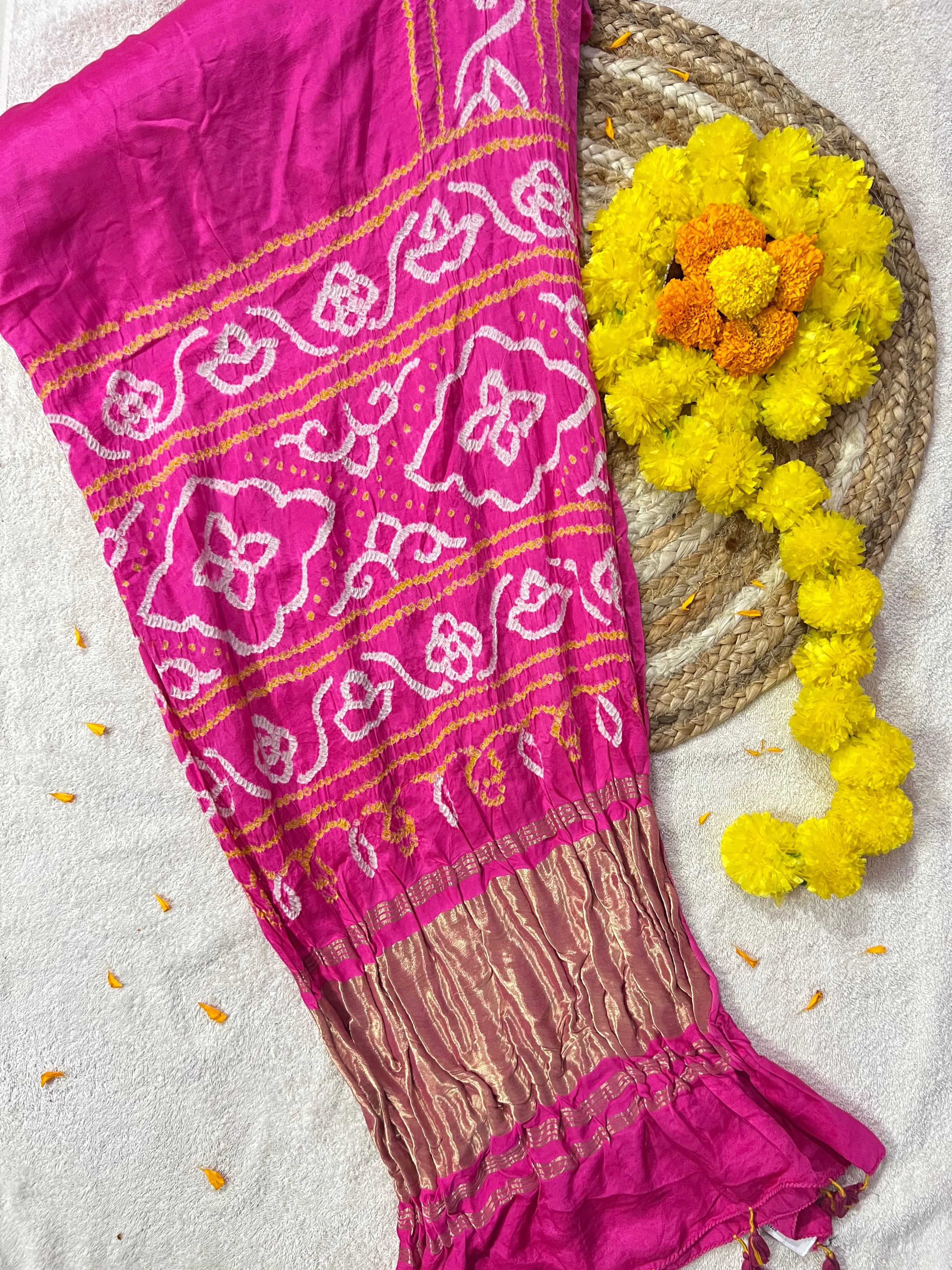 Gaji Silk Bandhej Saree Plain Main image