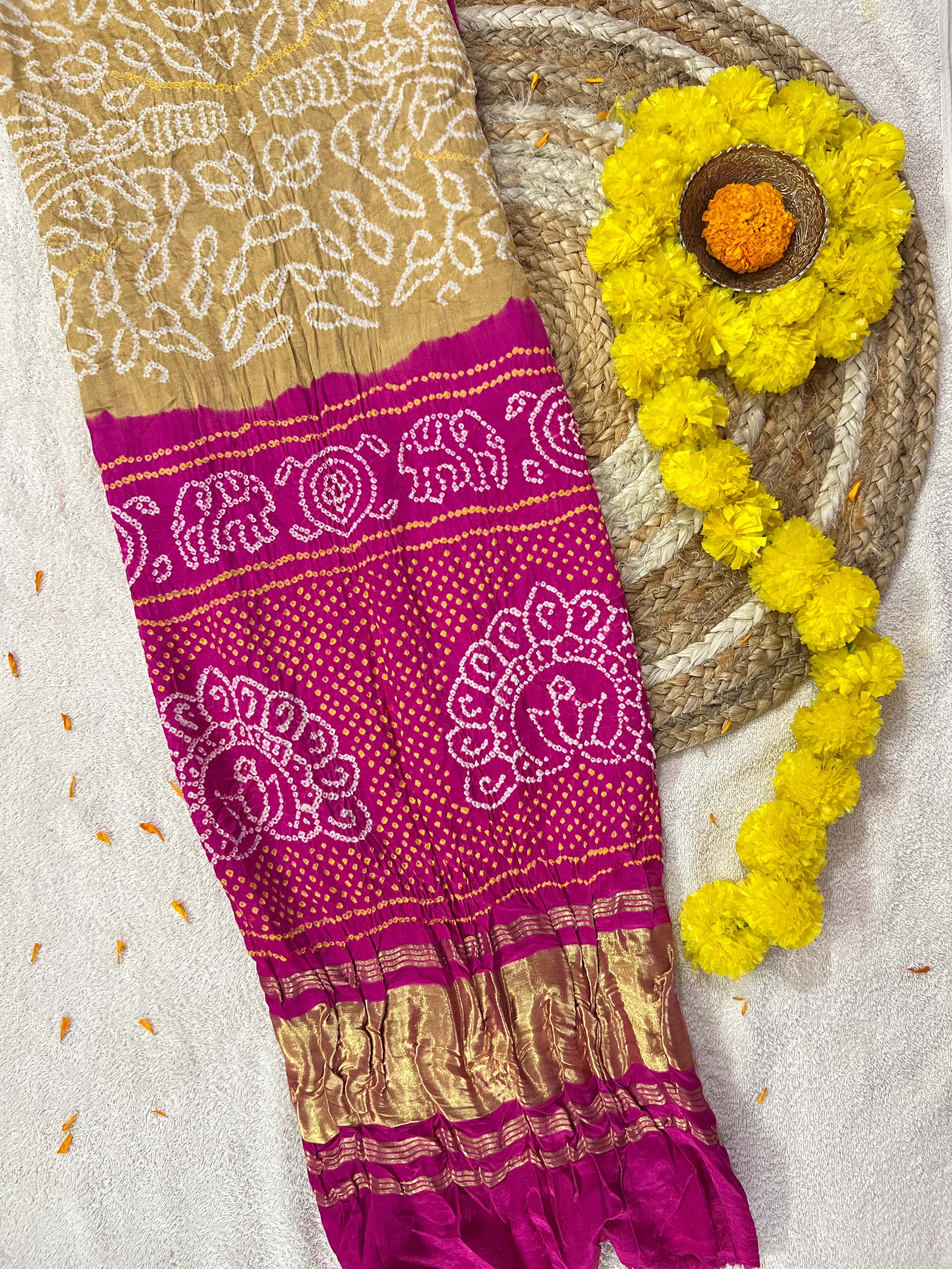 Gaji Silk Bandhej Dupatta Main image