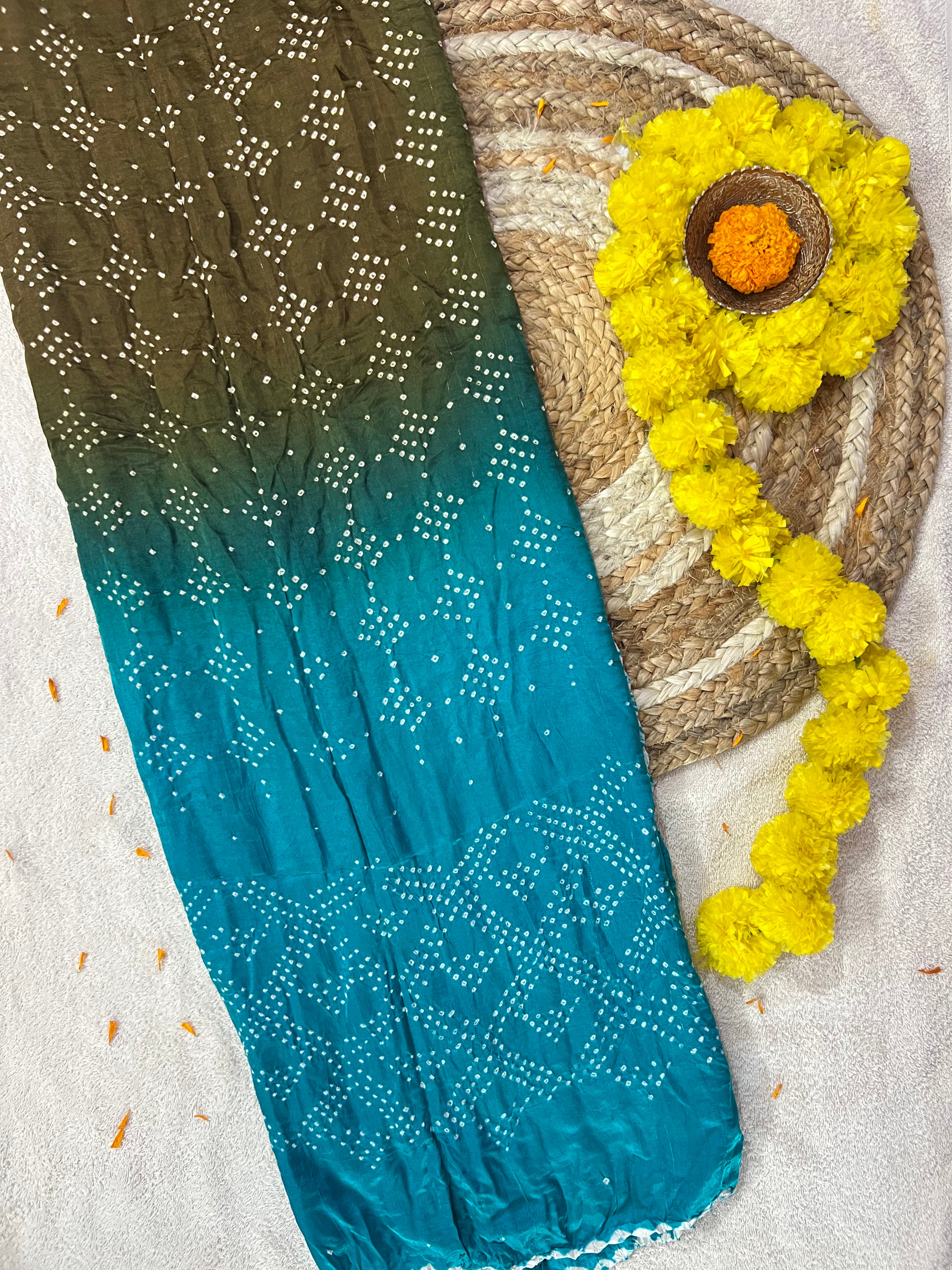 Gaji Silk Bandhej Dupatta Main image
