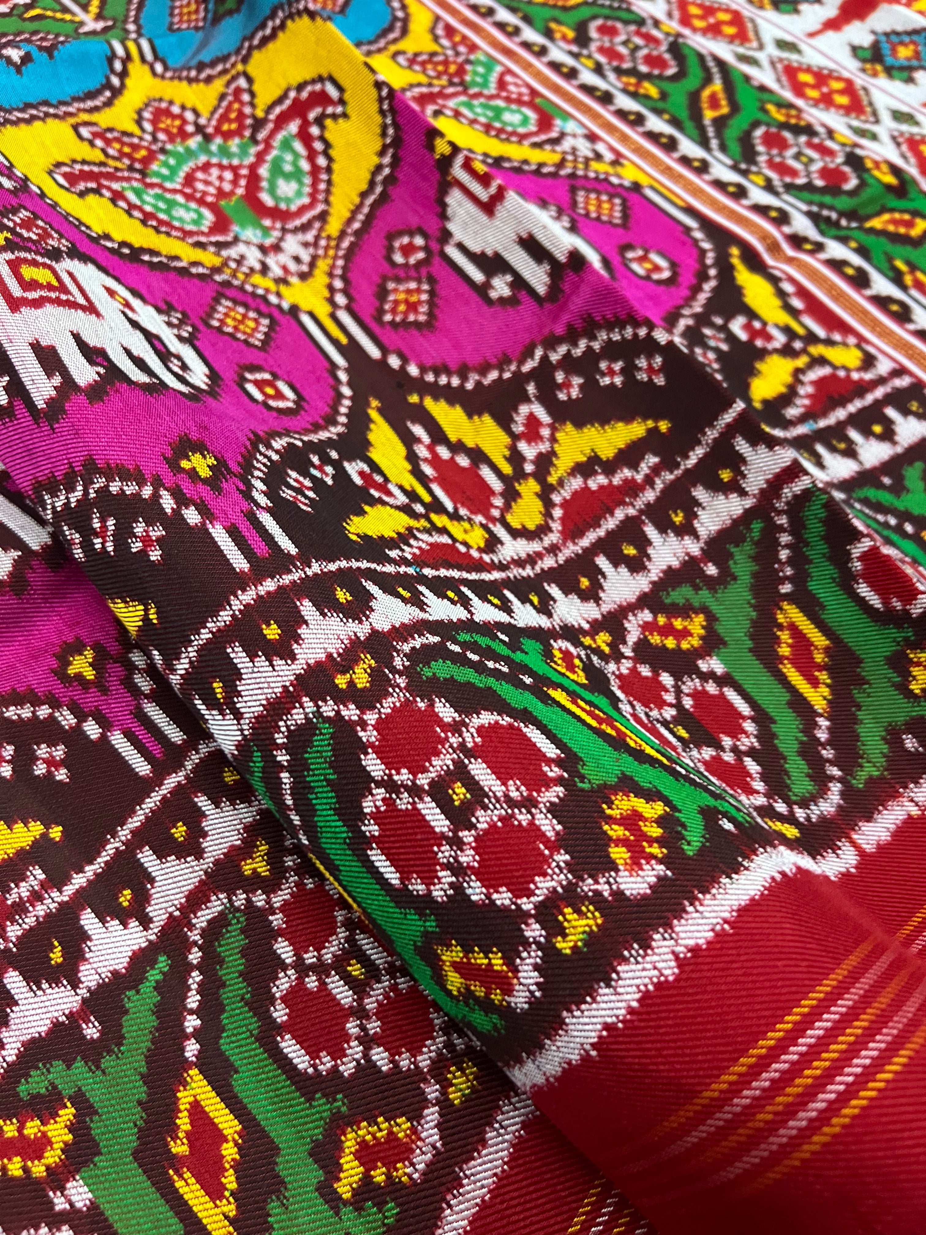 Twill Weaving Handwoven Patola Silk Saree Secondary image