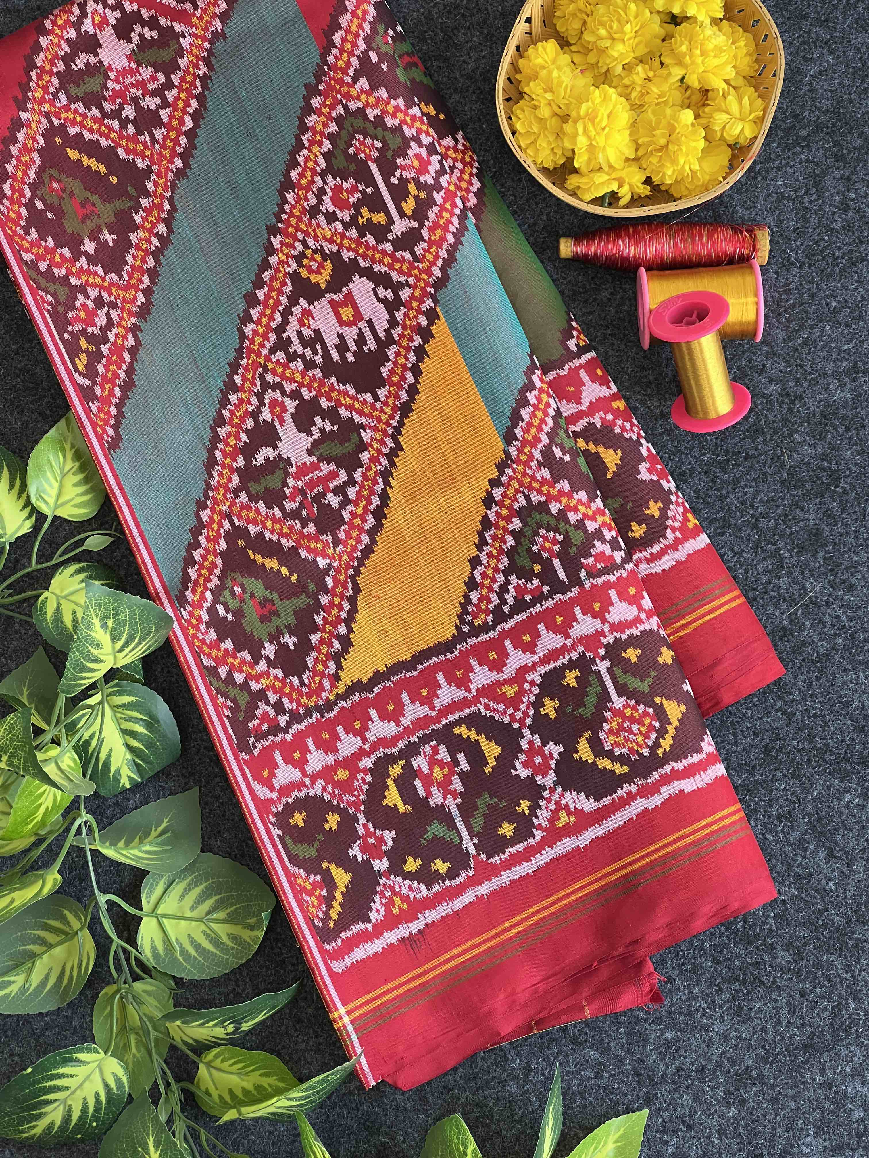 Handwoven Patola Silk Saree Laheriya Designer Main image