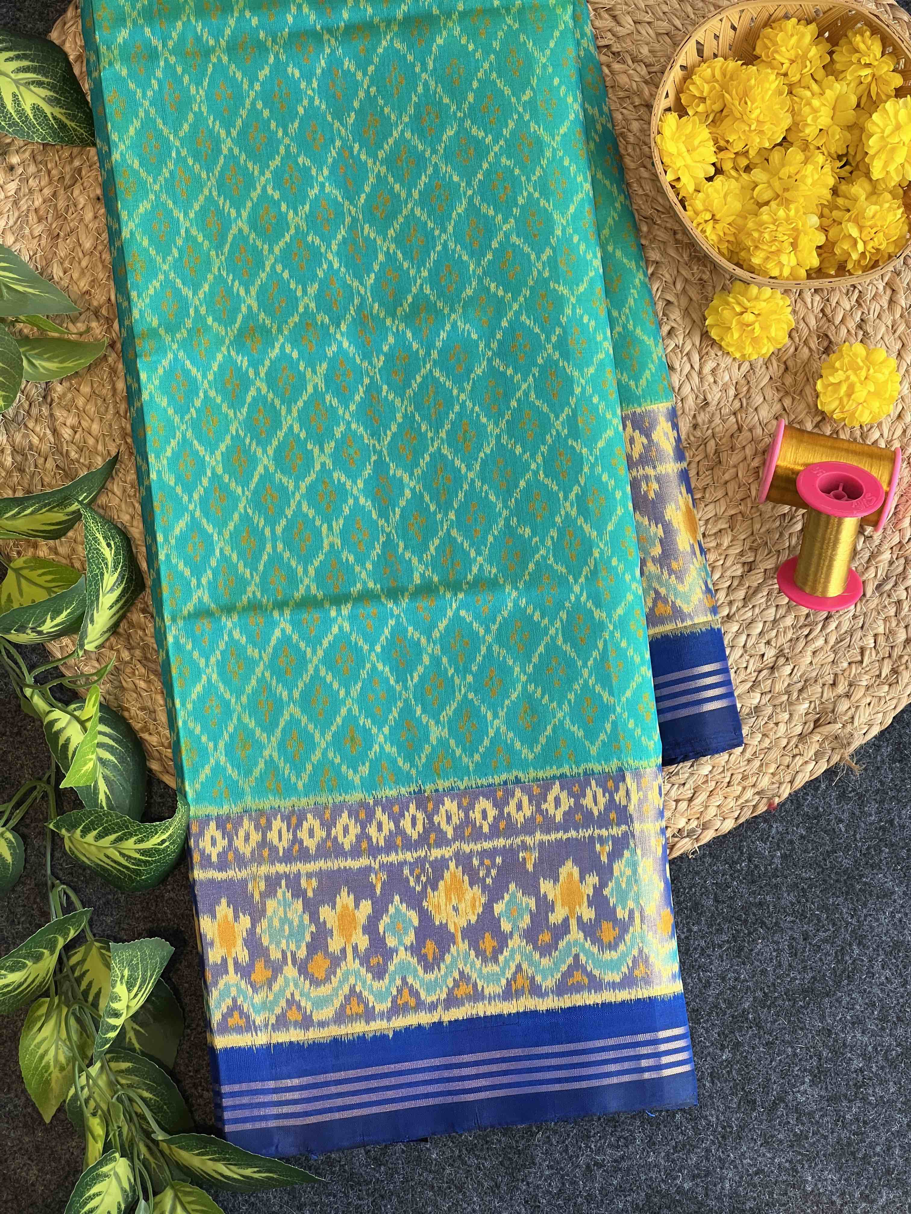 Handwoven Patola Silk Saree Main image