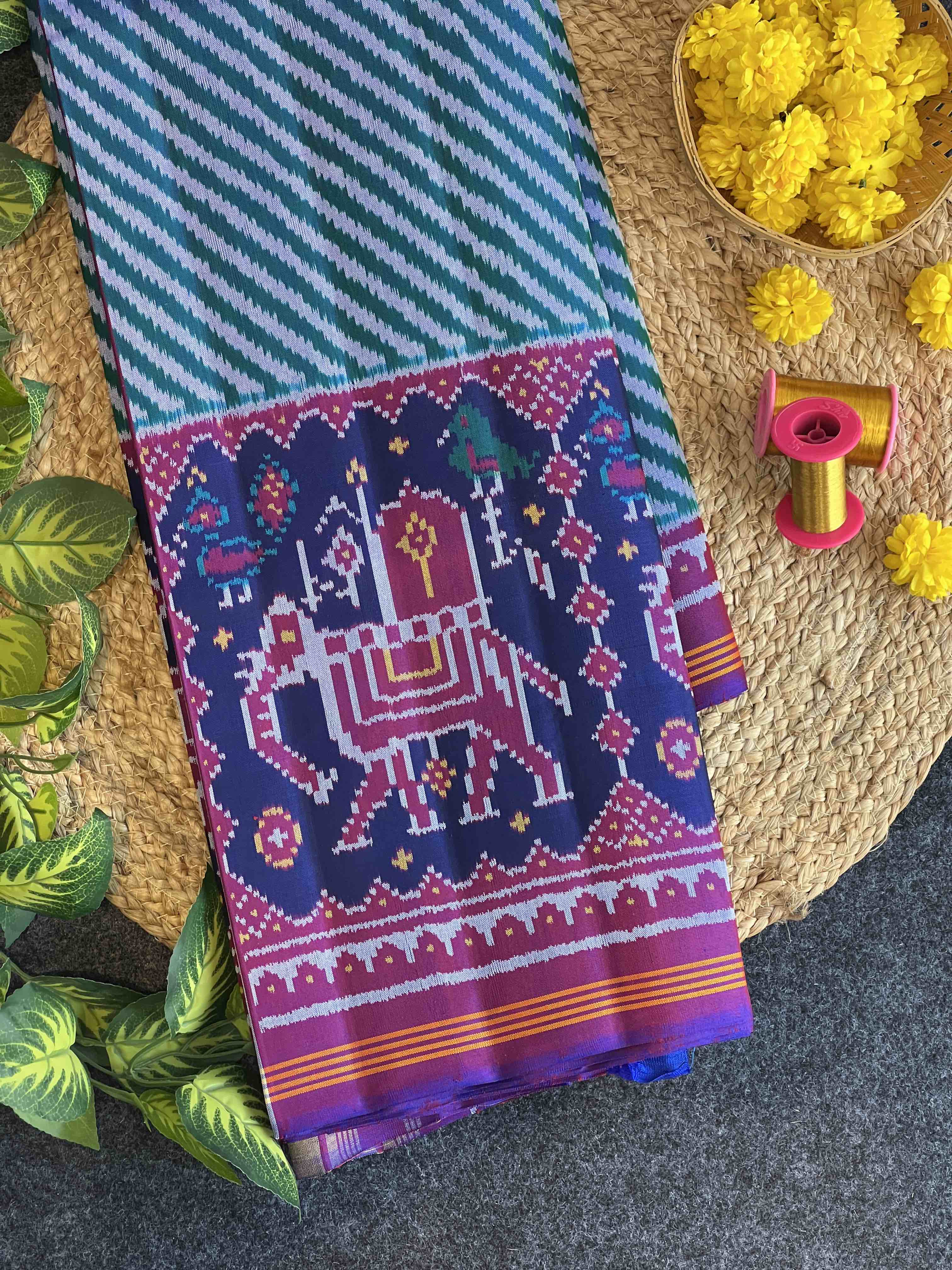 Handwoven Patola Silk Saree Main image