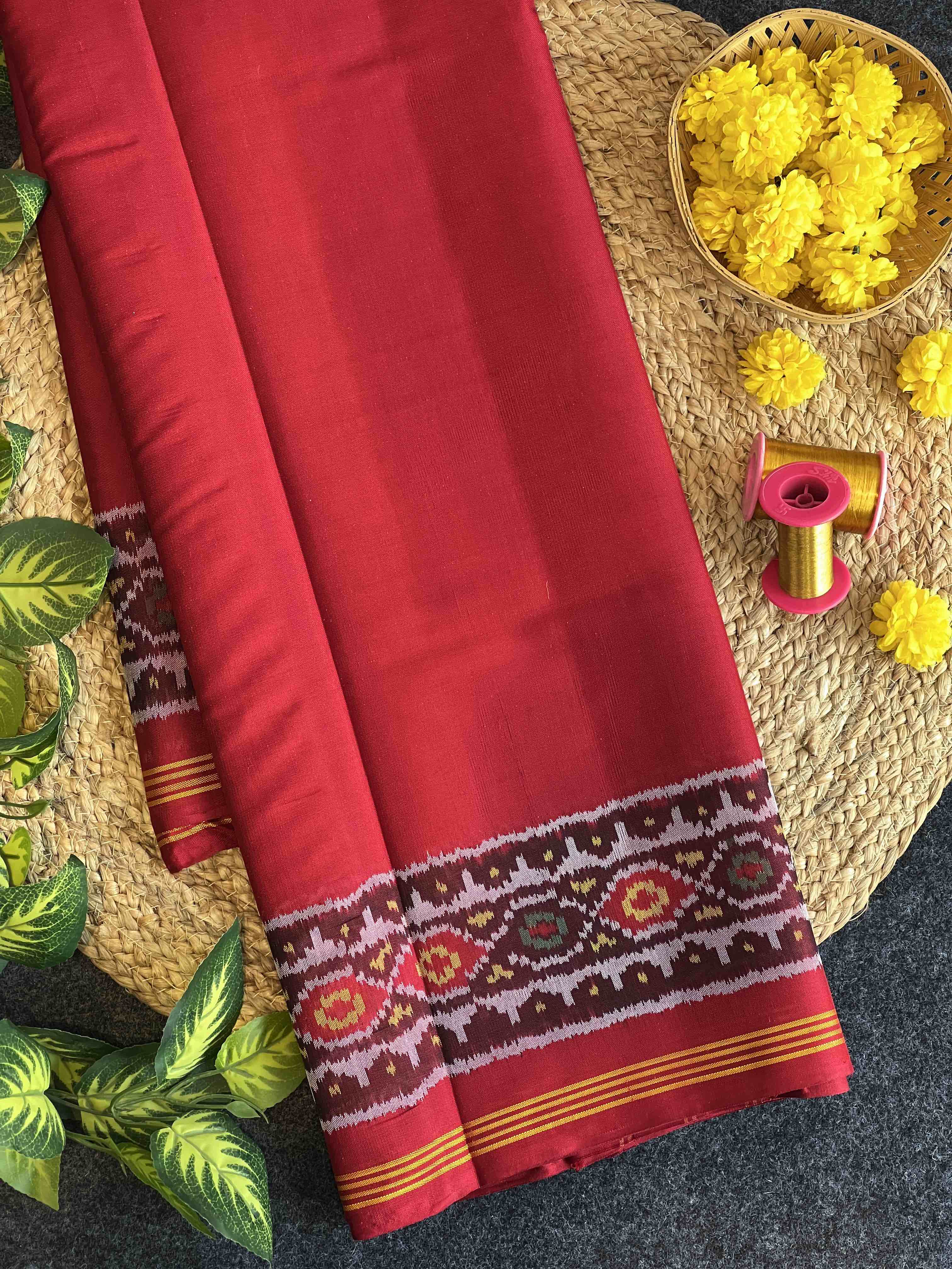 Handwoven Patola Silk Saree Main image