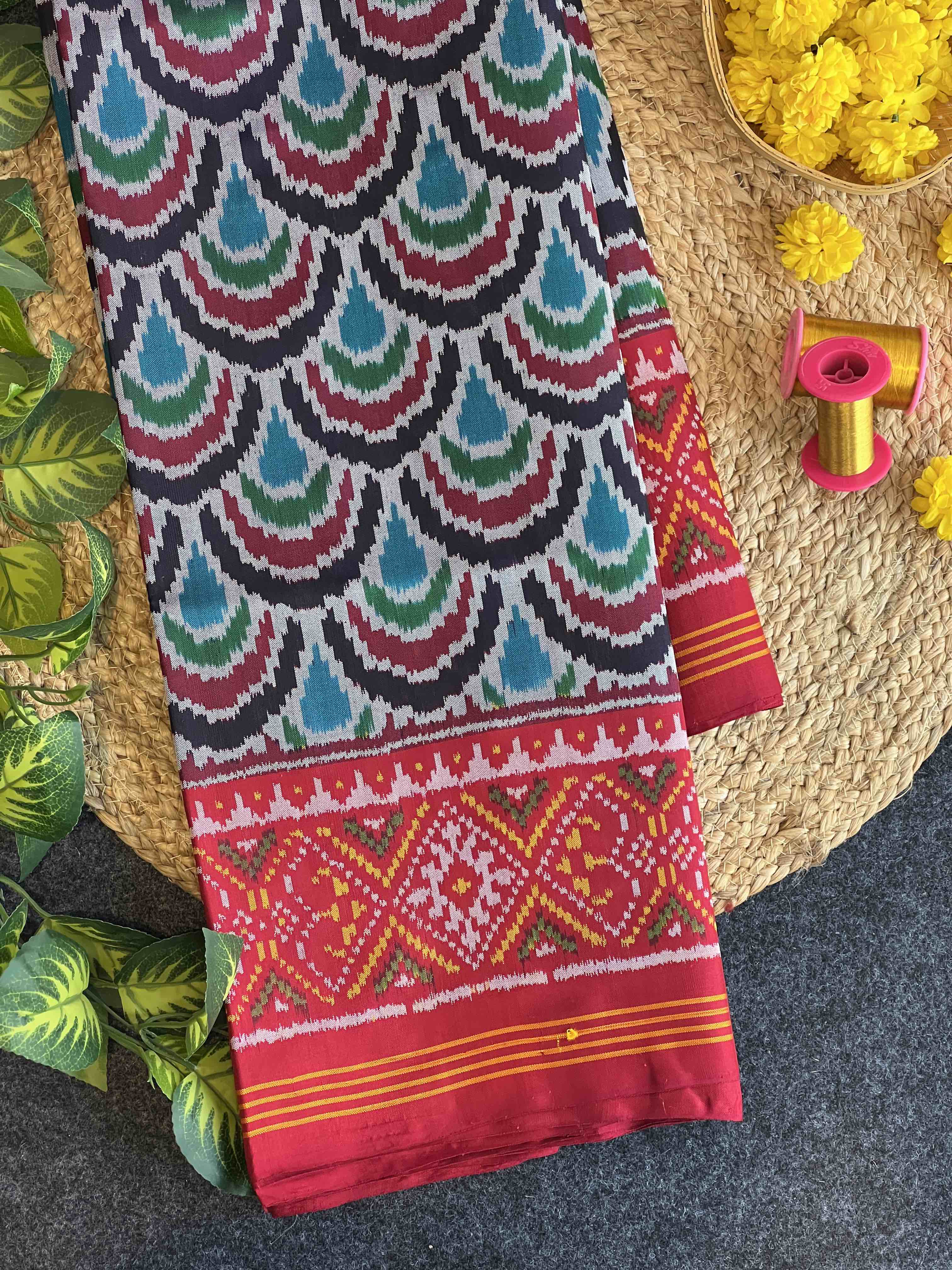 Handwoven Patola Silk Saree Main image