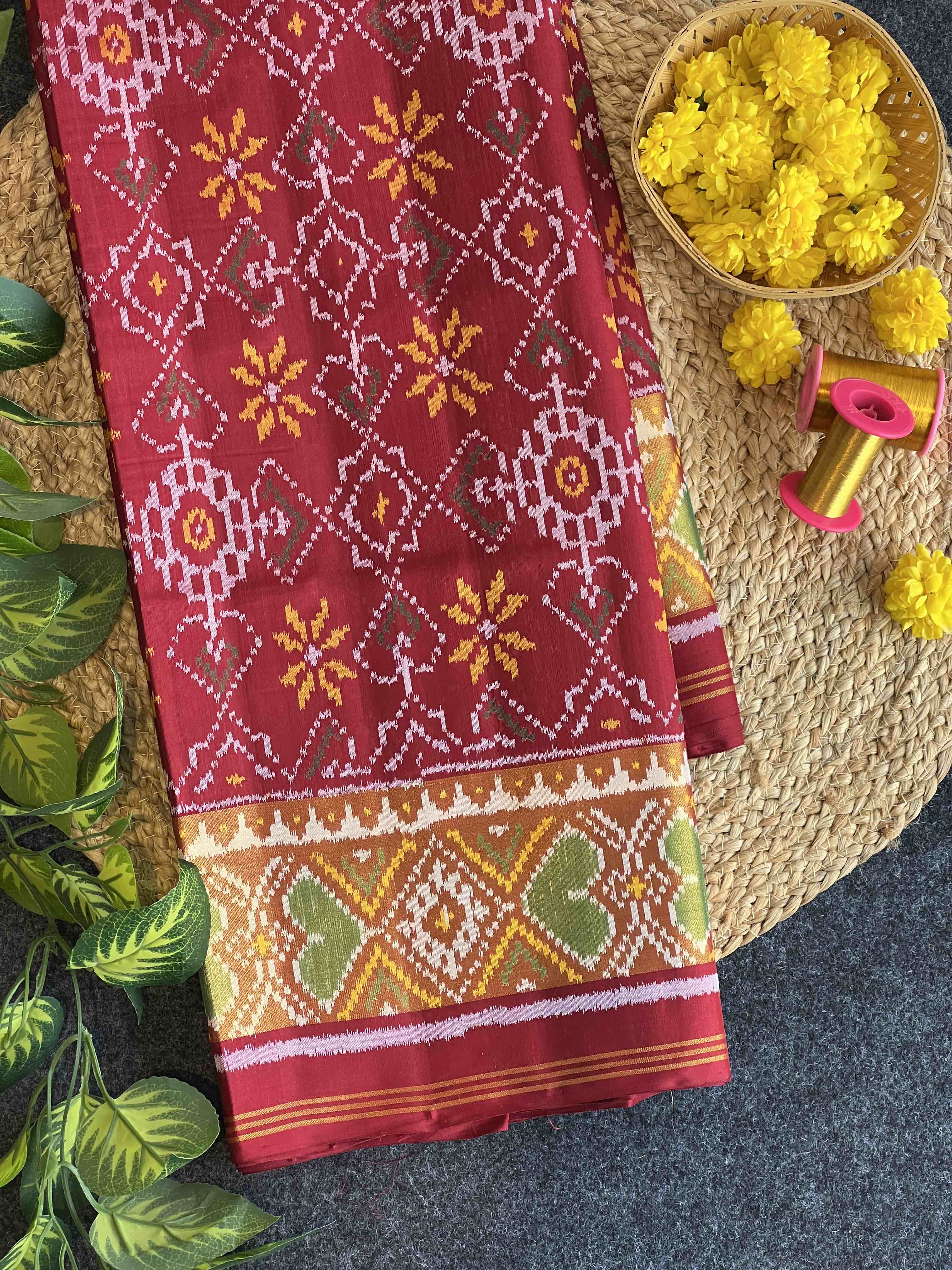 Handwoven Patola Silk Saree Main image